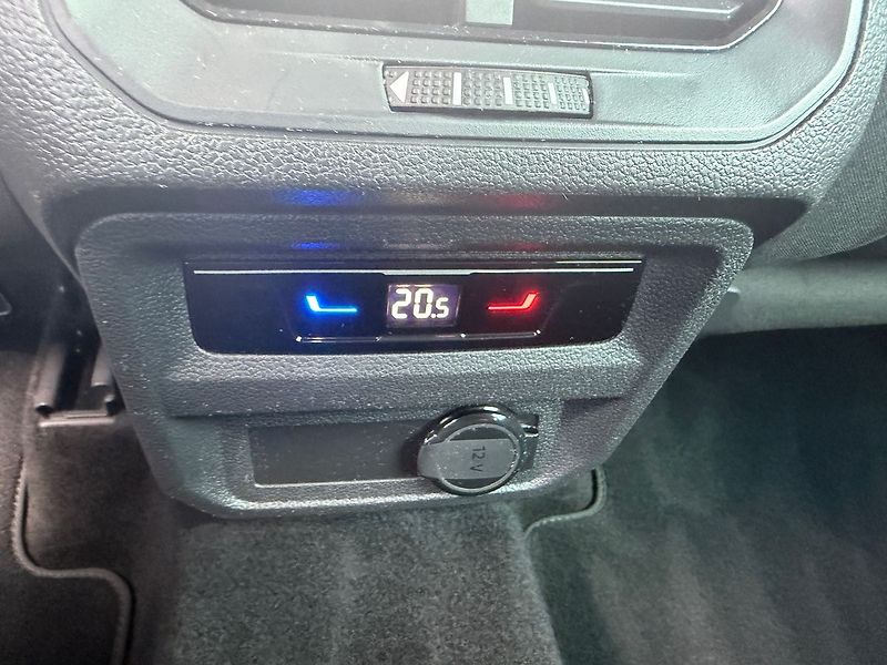 Volkswagen Tiguan Life  2,0TDI 110kW DSG - fotka 16 z 22