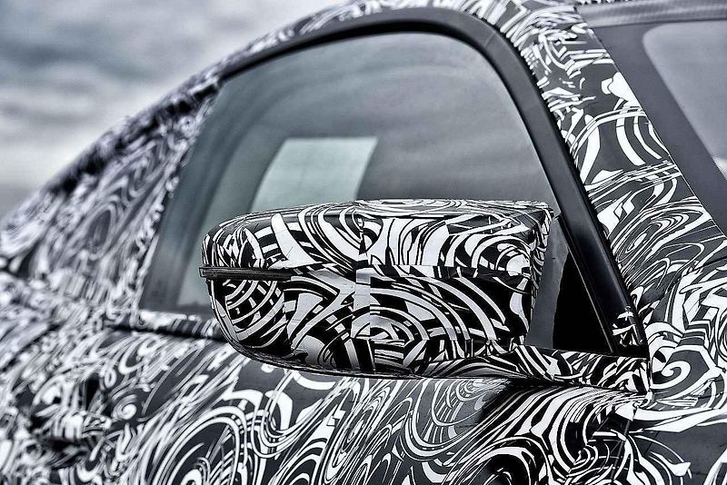 Maskované BMW M8.