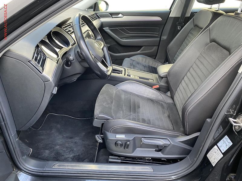 Volkswagen Passat (2020) 1.6 TDi, Elegance, DSG, LED - fotka 9 z 18