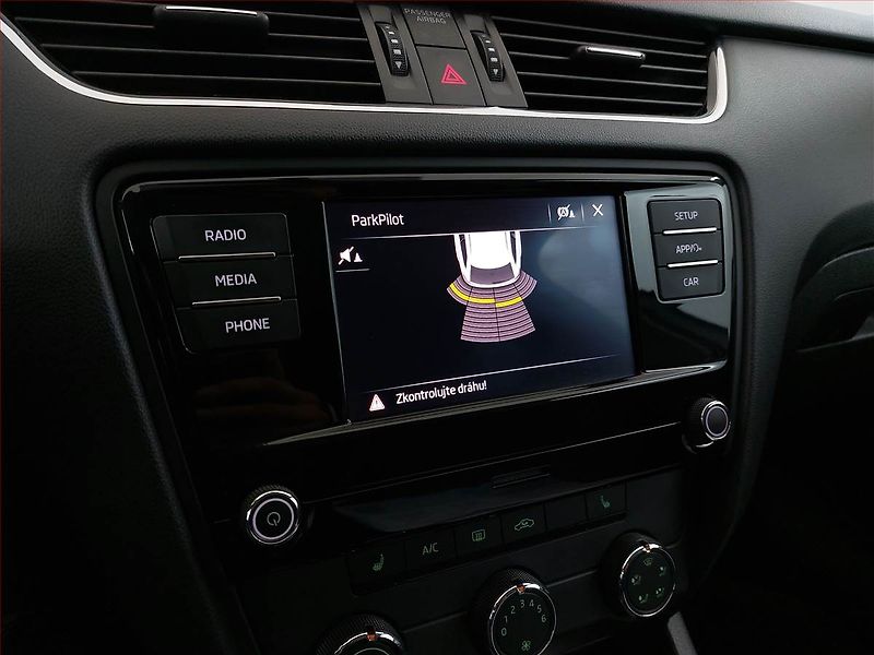 Škoda Octavia (2018) 2.0 TDI, Serv.kniha, Tempomat - fotka 15 z 15