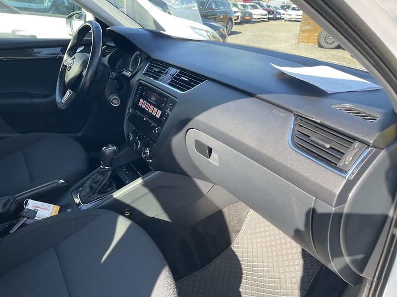 Škoda Octavia 2.0TDi DSG STYLE-Navi-DPH-ČR ! - fotka 23 z 38