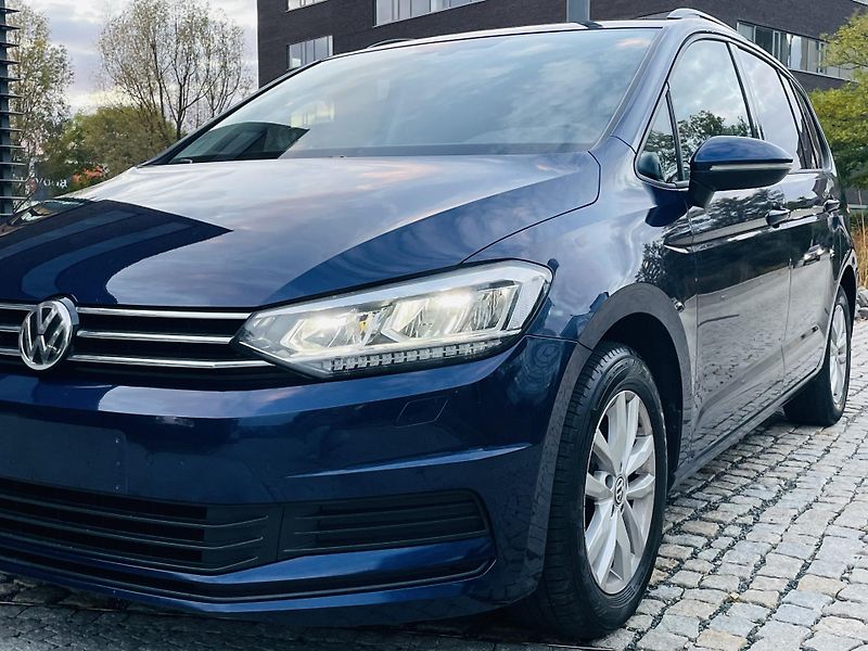Volkswagen Touran 1.6TDI AUT SERVISKA 7MÍST LED  - fotka 41 z 42