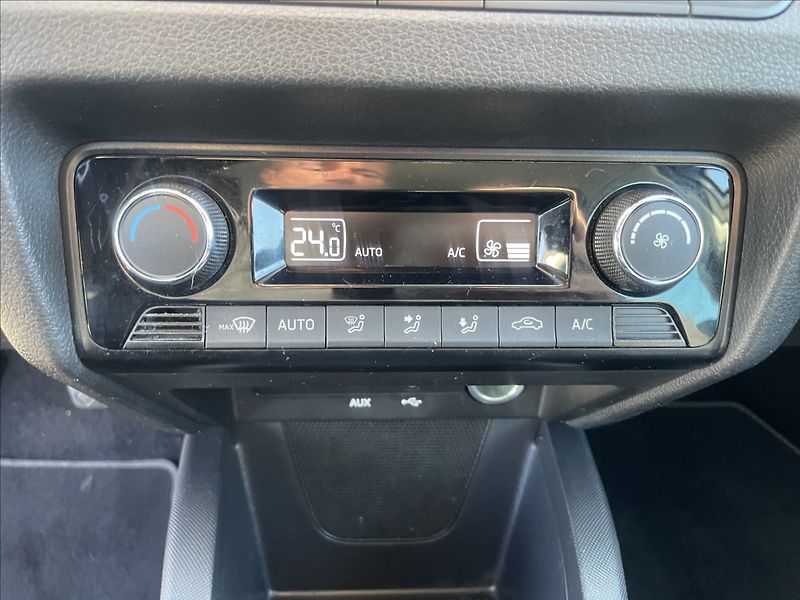 Škoda Fabia 1,0 TSi 70kw DRIVE GPS LED Kli - fotka 17 z 32