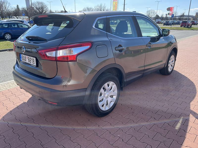 Nissan Qashqai 1.2 85 kW ČR - fotka 5 z 29