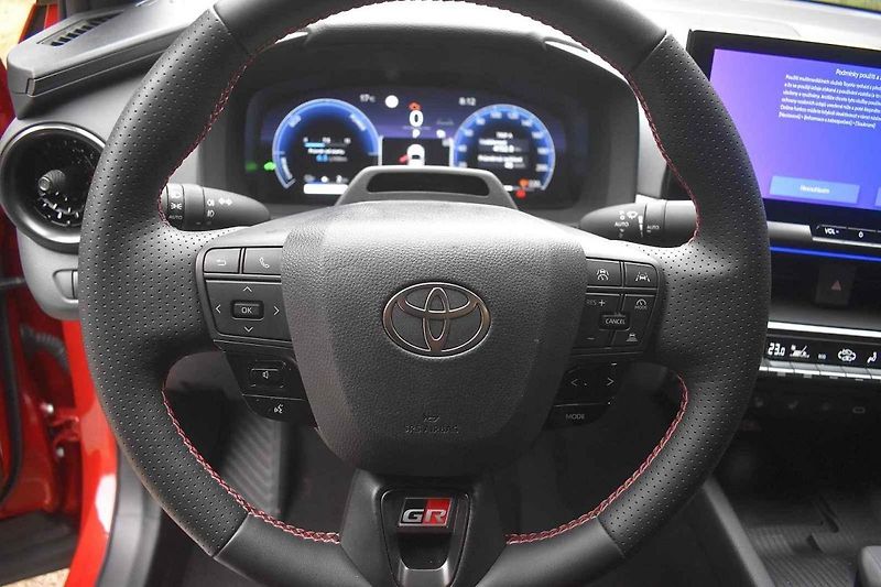 Toyota C-HR ve druhé generaci je opravdu pohledný vůz