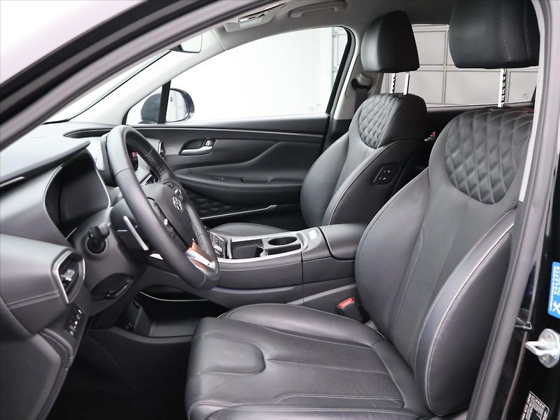 Hyundai Santa Fe 2,2 CRDi Smart DCT 142kW - fotka 11 z 36