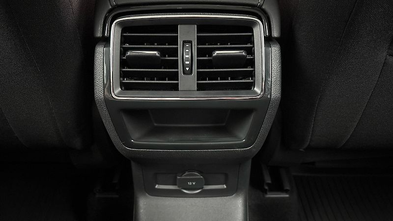 Škoda Karoq 2.0 TDI DSG 4x4 Ambition - fotka 21 z 27