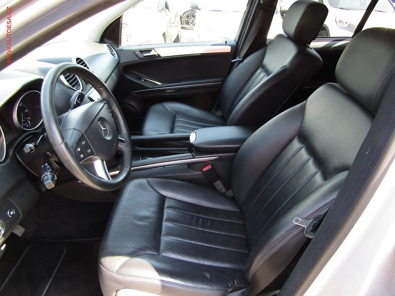 Mercedes-Benz Třídy M (2005) 3.5 ML350 4M, ČR, AT, park - fotka 11 z 17