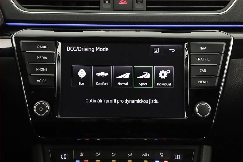 Škoda Superb (2016) 2.0 TDI, Kůže, Navi, Bi-Xenony - fotka 16 z 20