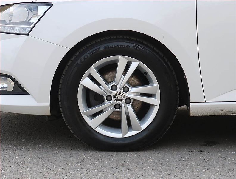 Škoda Fabia (2022) 1.0 TSI, Serv.kniha, Tempomat - fotka 14 z 23