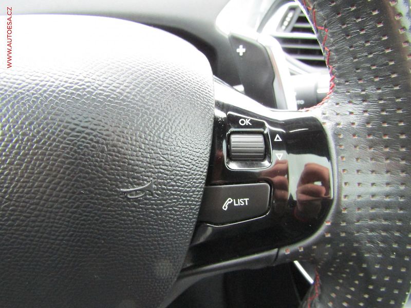 Peugeot 308 (2015) 2.0HDi GT, ČR, AT - fotka 14 z 21