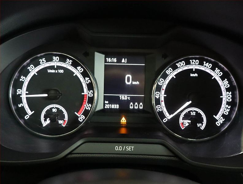 Škoda Octavia (2017) Ambition Plus 2.0 TDI 4x4 - fotka 11 z 24