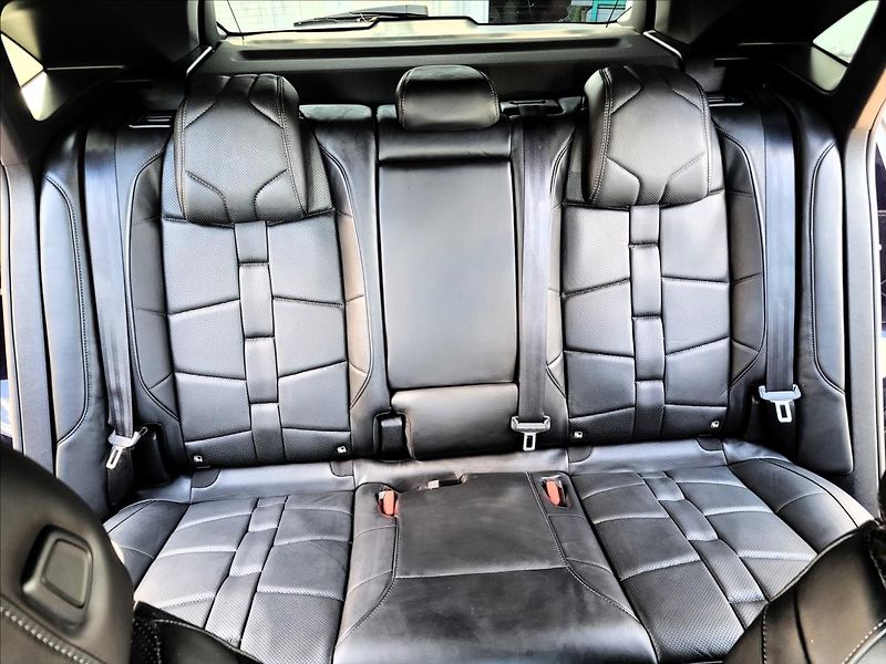 DS Automobiles DS7 Crossback 1,6 Louvre PHEV,4x4,kůže,LED - fotka 32 z 41