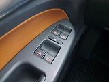 Volkswagen Touran (2007) Cross 2.0 TDI, Automat, 7 míst - náhled 17