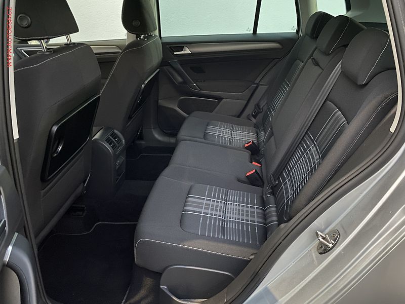 Volkswagen Golf Sportsvan (2015) 1.2 TSi, Lounge, AT - fotka 10 z 17
