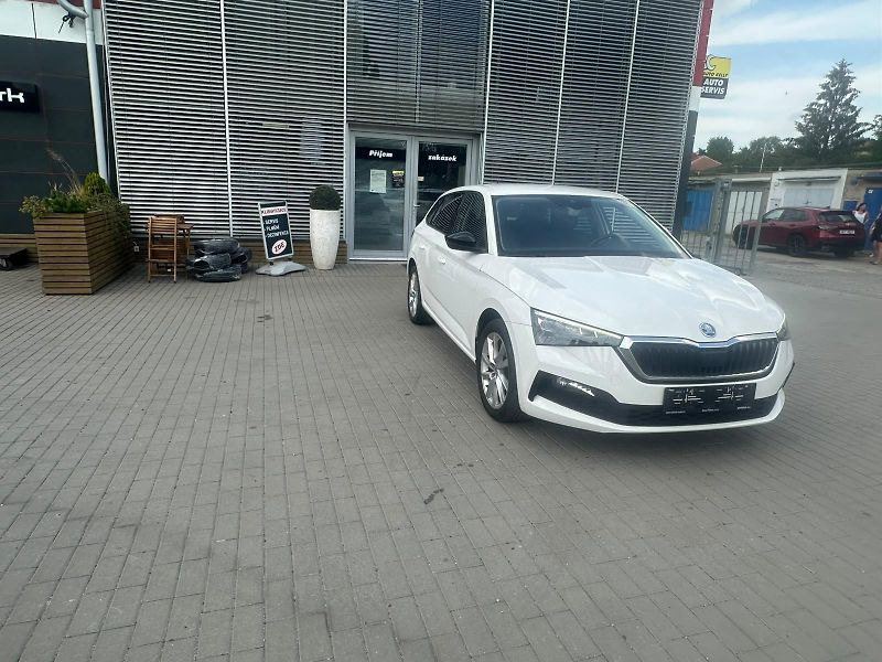 Škoda Scala (2019) 1.6TDi, 85KW - fotka 2 z 32
