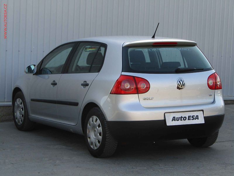 Volkswagen Golf (2007) 1.6MPi, Klima - fotka 6 z 15