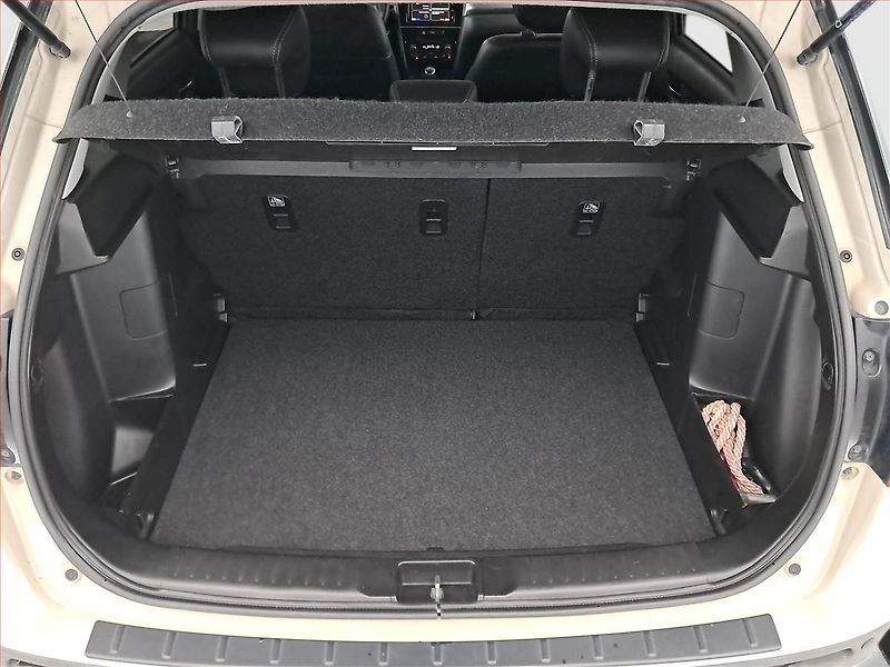 Suzuki Vitara (2015) 1.6 DDiS, 4X4, Serv.kniha - fotka 14 z 24