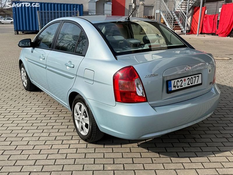Hyundai Accent (2008) 1.6i, 82kw Původ ČR 1. maj. - fotka 3 z 21