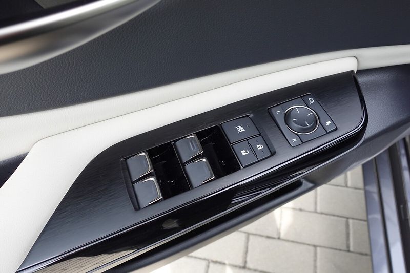 Lexus ES 300h ES300h LIMITED EDITION - fotka 18 z 41
