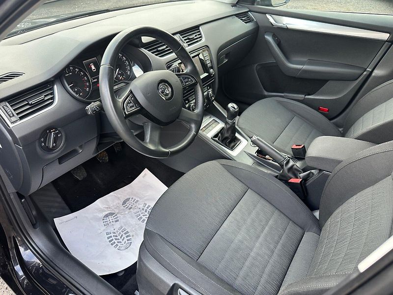 Škoda Octavia (2014) 2,0TDI 110kw Elegance - fotka 10 z 27