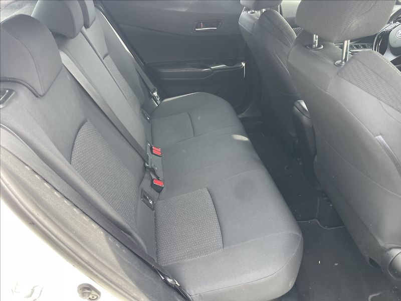 Toyota C-HR 1,8 i 72kw Hybrid e-CVT CZauto - fotka 10 z 32