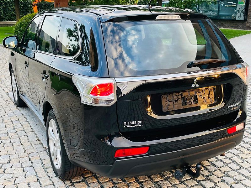 Mitsubishi Outlander 2.0i 1.MAJITEL KAMERA TAŽNÉ - fotka 15 z 43