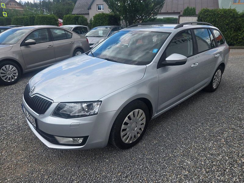 Škoda Octavia (2013) 2.0 TDI Elegance, Odpočet DPH - fotka 6 z 27