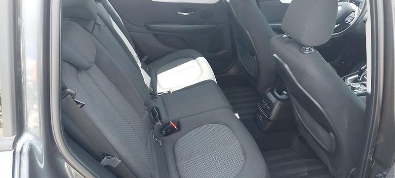 BMW Řada 2 (2021) 216d Gran Tourer - fotka 12 z 19