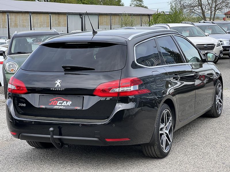 Peugeot 308 1.6HDi NAVI KLIMA TAŽNÉ ALU - fotka 7 z 45