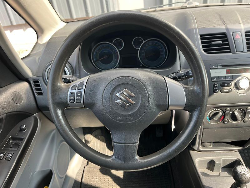 Suzuki SX4 1,6 VVT i-AWD /1.mj./servis.k. - fotka 11 z 13