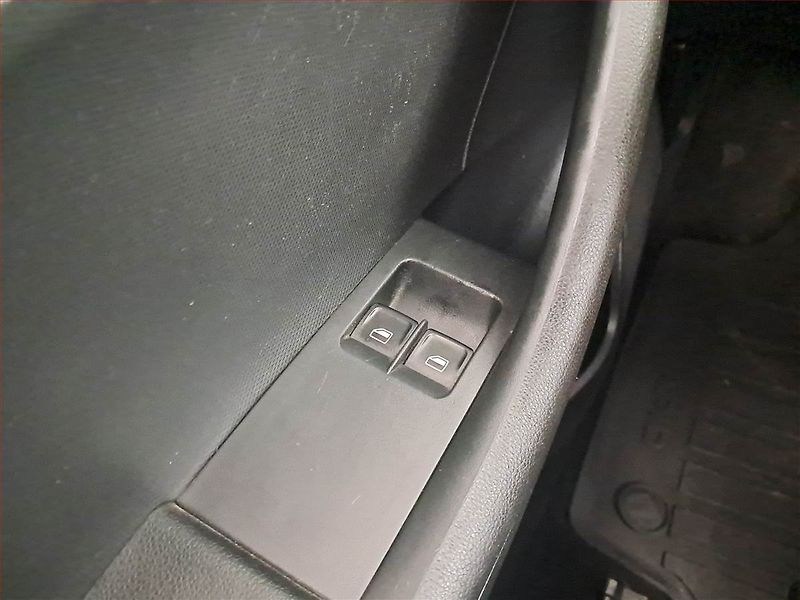 Škoda Rapid (2014) Spaceback 1.2 TSI, Navi - fotka 14 z 14