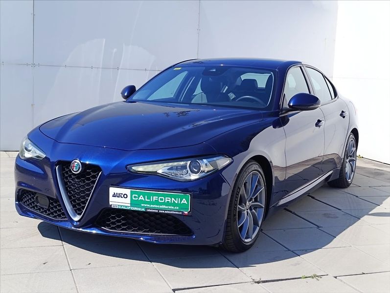 Alfa Romeo Giulia 2,2 JTD Automat Navi ,Tempomat - fotka 2 z 33