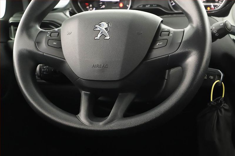 Peugeot 208 (2017) 1.2 PureTech, Tempomat - fotka 13 z 16