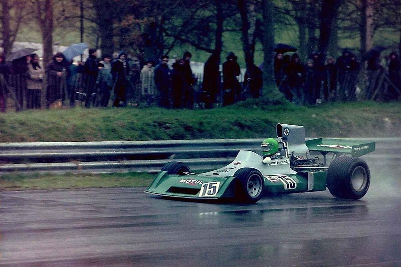 Před nedávnem oslavil 82. narozeniny rekordman v účasti na 24 hodin Le Mans, bývalý pilot F1 a držitel rekordu v letectví, francouzský automobilový závodník Henri Pescarolo. V roce 1984 závodil při Interserii v Mostě.