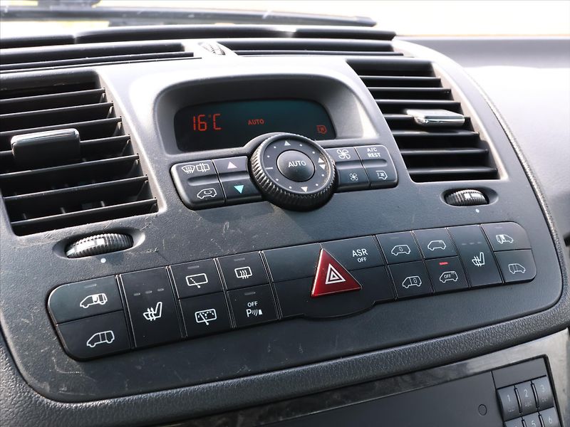 Mercedes-Benz Viano 3,0 CDI 165kW Aut. 6-Míst Tažn - fotka 22 z 34