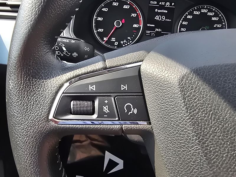 Seat Arona DSG TSI FULL LED NAVI 1Majitel - fotka 32 z 32
