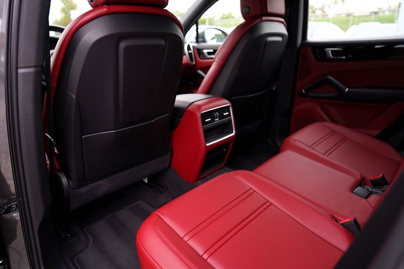 Porsche Cayenne 3.0 V6 Coupé/ČR/1.maj./340Ps - fotka 35 z 47