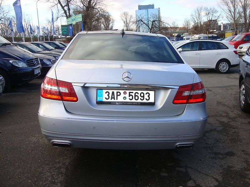 Mercedes-Benz Třídy E (2008) E 500,1.Maj. v ČR,Servisní k. - fotka 6 z 74