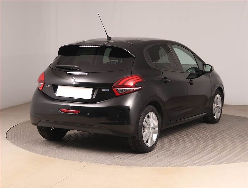 Peugeot 208 (2016) 1.6 BlueHDi, Tempomat - fotka 5 z 15