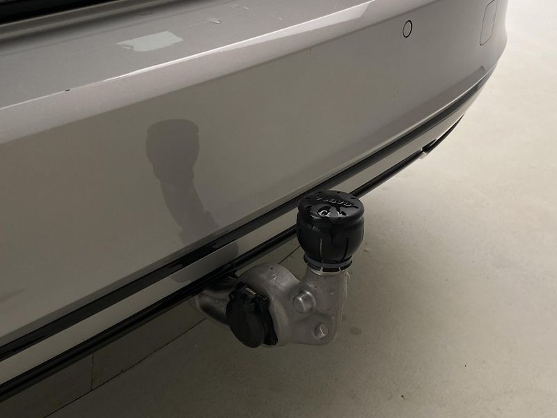 Volvo V90 T6 AWD RECHARGE DARK PLUS - fotka 34 z 58