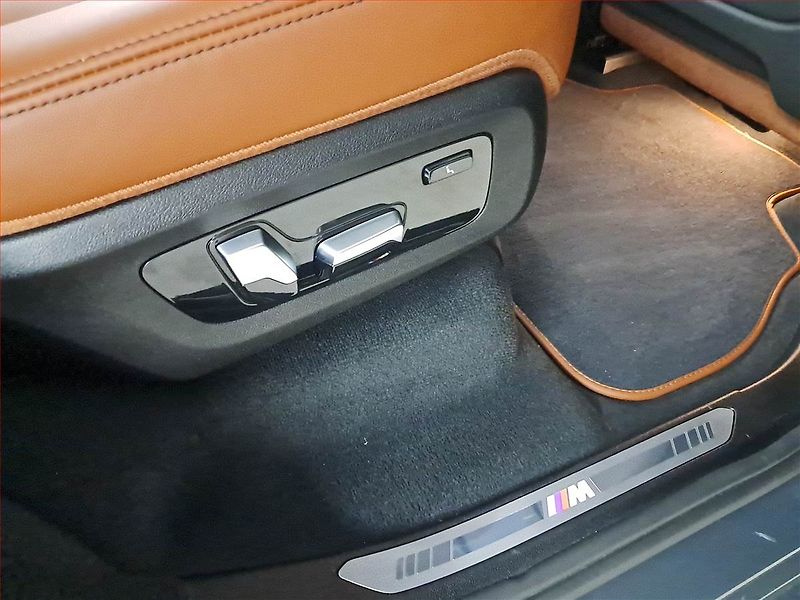 BMW X7 (2022) M50i - fotka 22 z 30