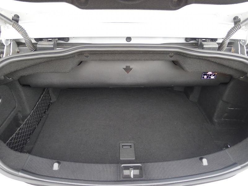 Mercedes-Benz Třídy E E 350 CDI Cabrio - fotka 27 z 30