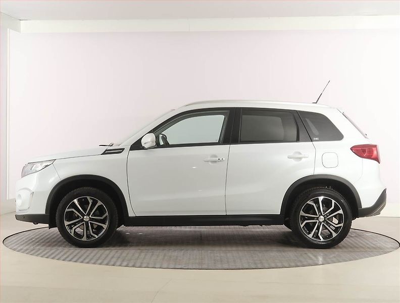 Suzuki Vitara (2021) 1.4 BoosterJet, digi klima - fotka 3 z 22
