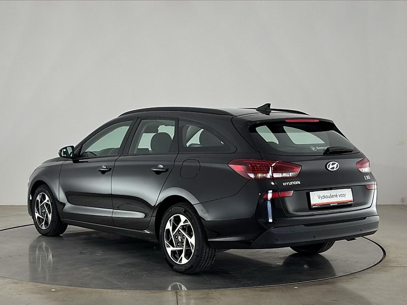 Hyundai i30 Smart DCT - fotka 15 z 26