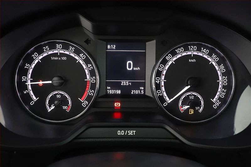 Škoda Octavia (2018) 1.6 TDI, Tempomat - fotka 9 z 12