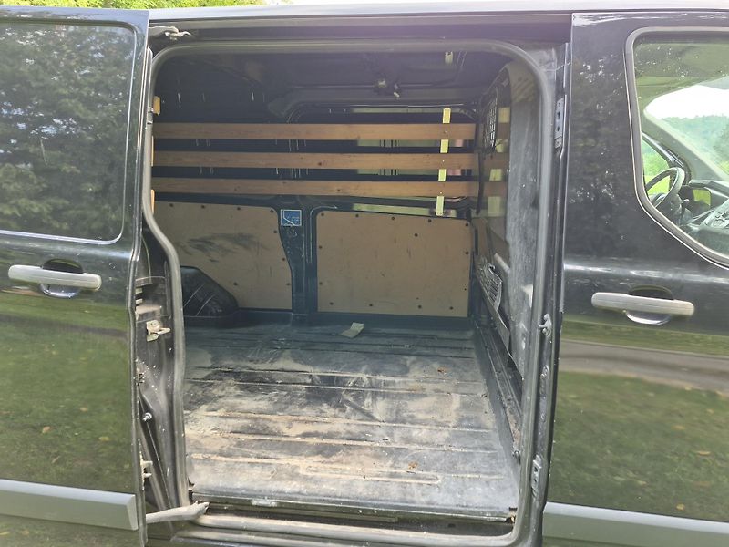 Ford Transit Custom (2015) 2.2Tdci Long Tažné Klima - fotka 23 z 24