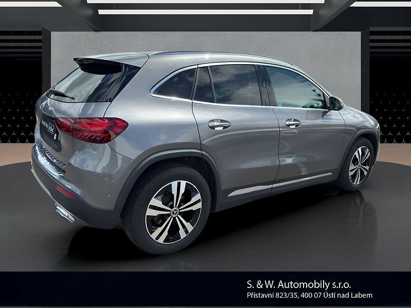 Mercedes-Benz GLA 200 d - fotka 5 z 28