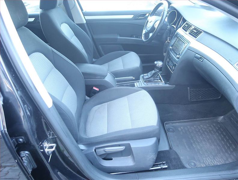 Škoda Superb (2011) Ambition 2.0 TDI, Automat - fotka 9 z 18