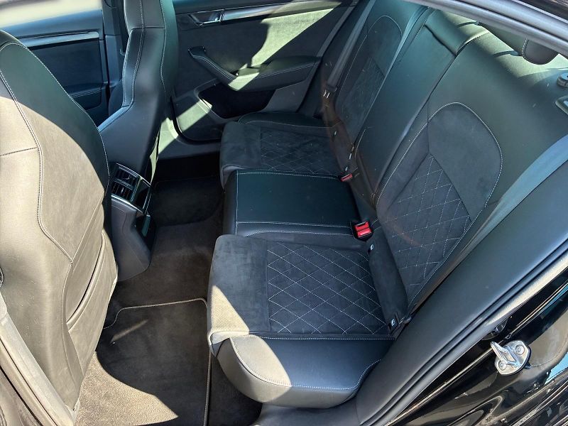 Škoda Superb (2024) SPORTLINE 2.0TSI 206kW DSG 4x4 - fotka 8 z 11